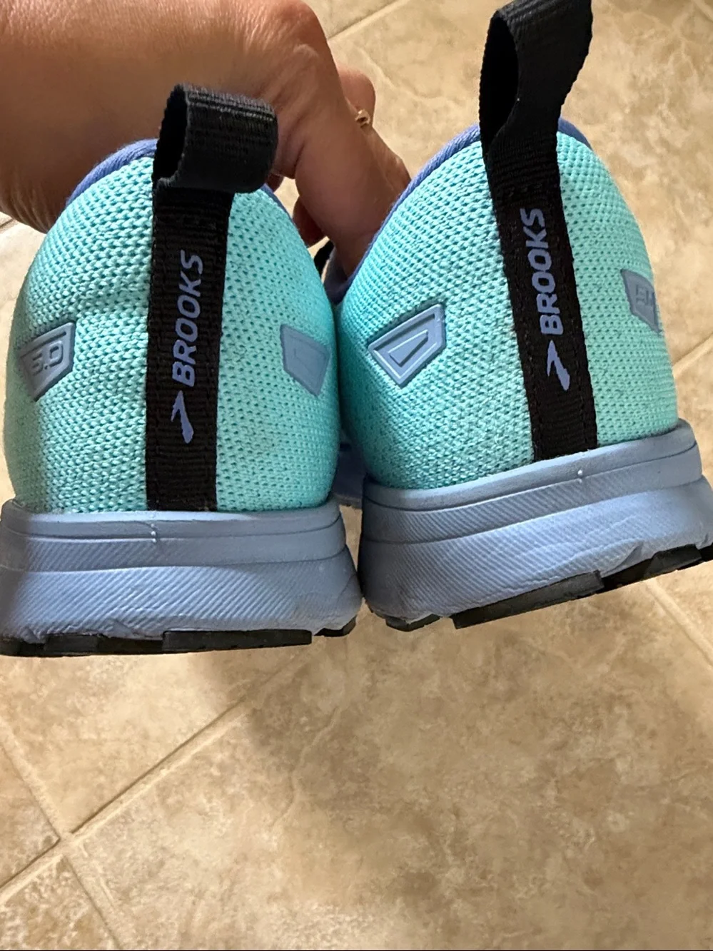 Brooks Revel 5 Running Shoe size 9